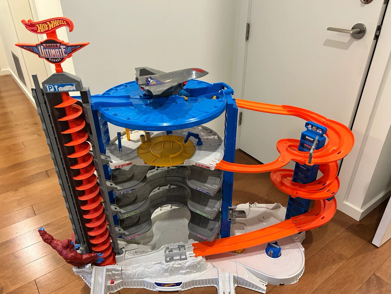 Hot Wheels Super Ultimate Gorilla Garage - photo 3