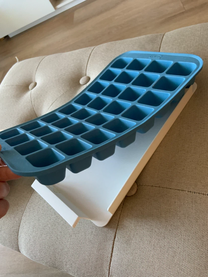 IKEA Blue Ice Cube Tray - photo 2