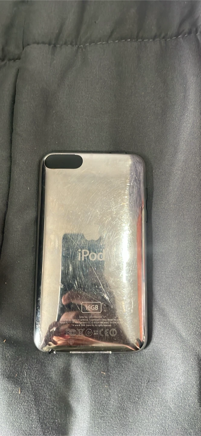 Apple iPod Touch 4th Gen 16GB