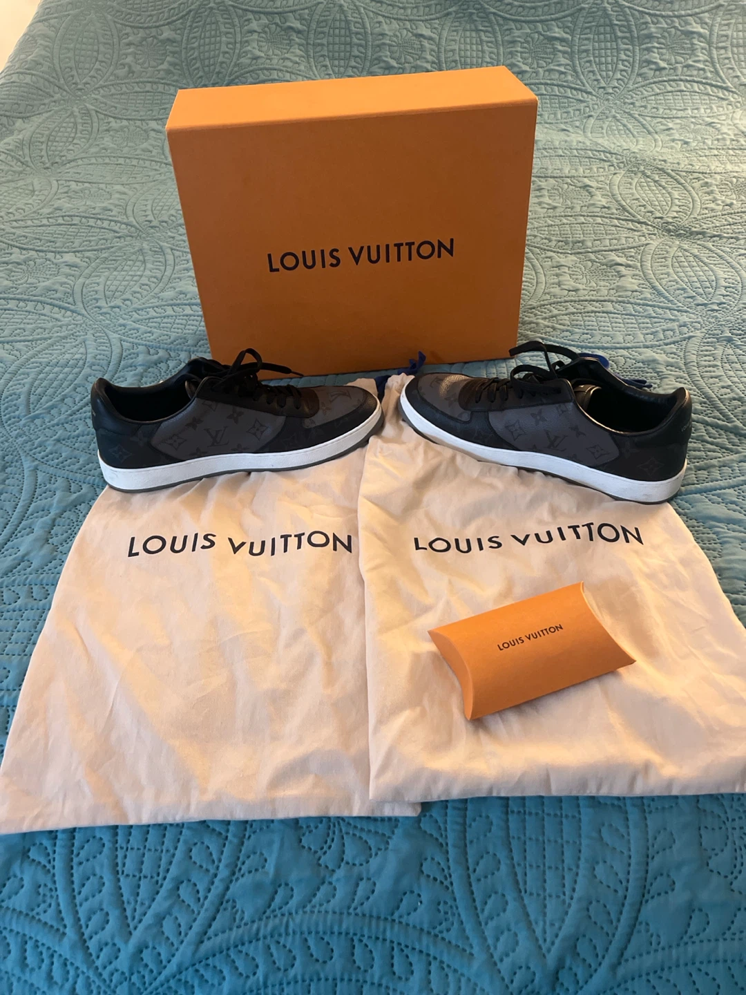 Louis Vuitton Sneakers