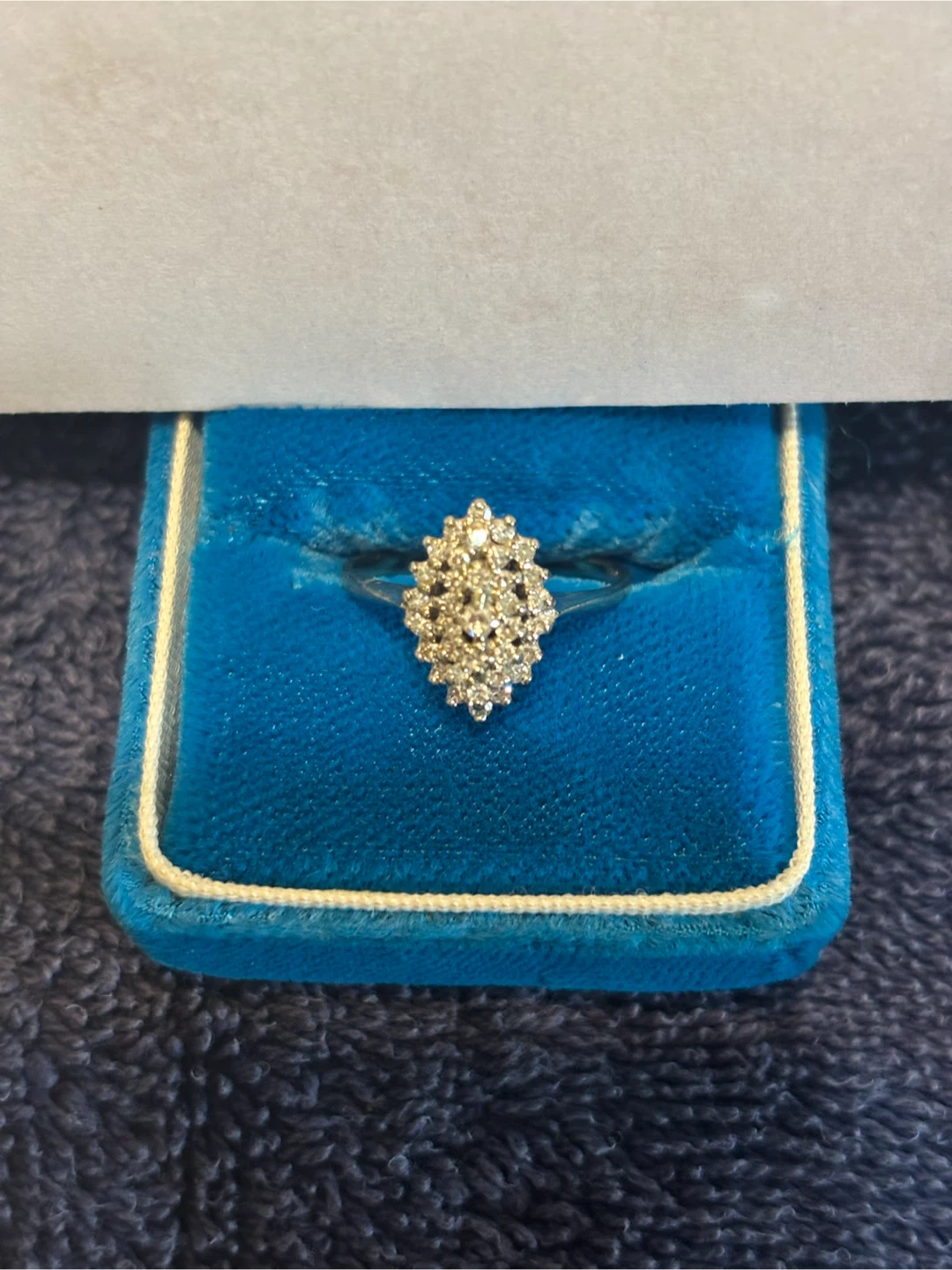 18KT White Gold Diamond Ring - photo 2