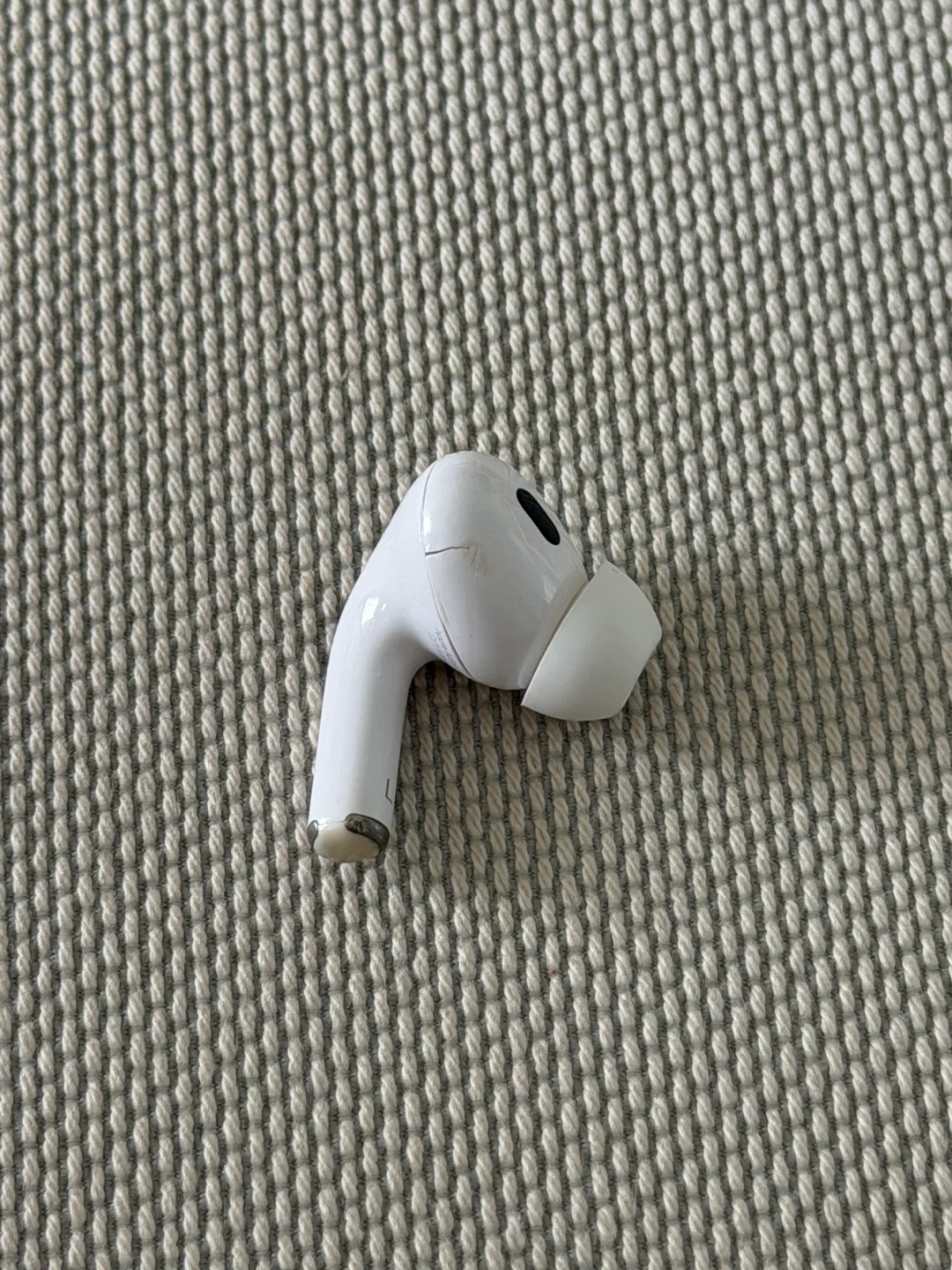 Apple AirPods Pro 2nd Gen - LEFT SIDE ONLY (As-Is / For Parts)