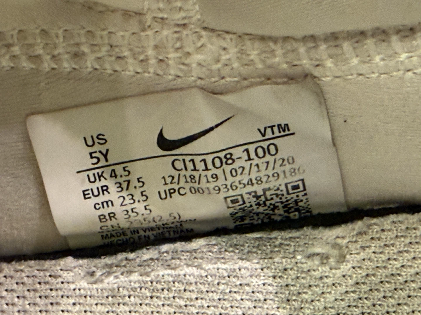 Nike Air Max 270 Kids Shoes - photo 2