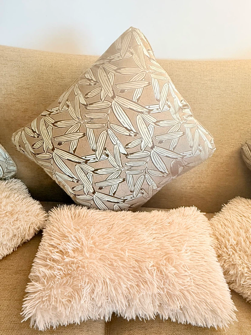 Beige 3-Seater Fabric Sofa with 6 Decorative Pillows - photo 3