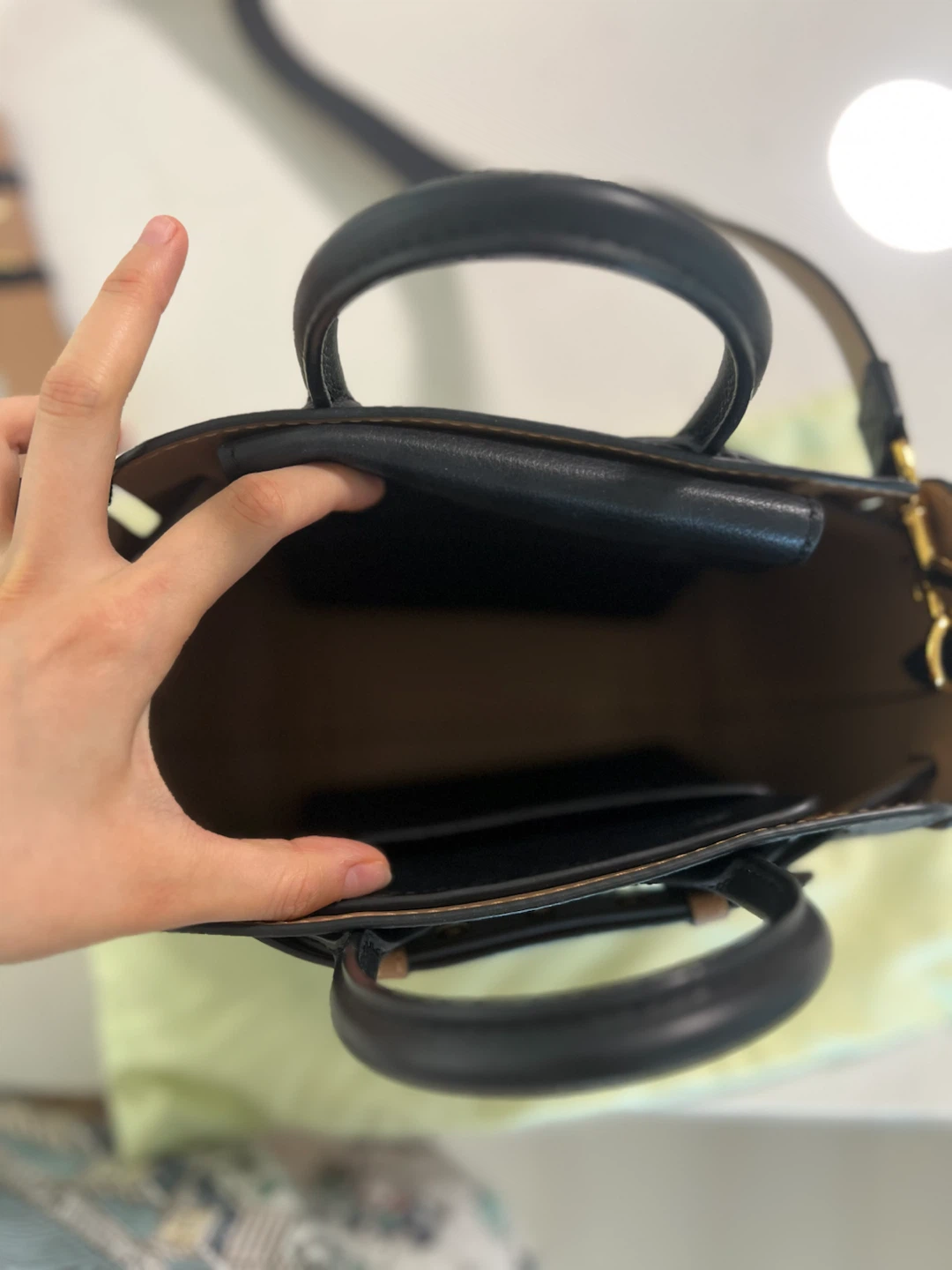 Almost Brand New Burberry Bag - photo 4