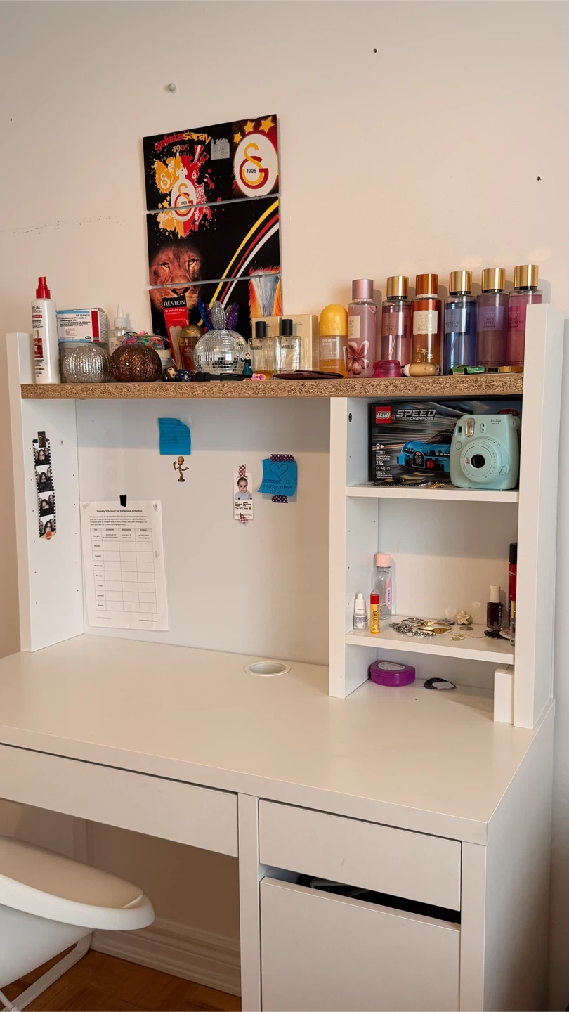 White Study Desk with Shelves - photo 2