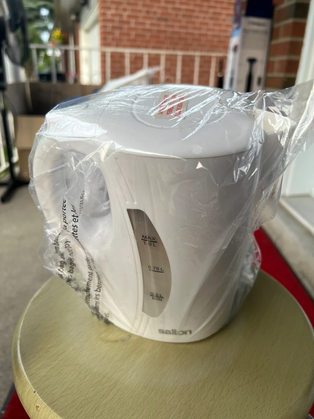 Salton White Electric Kettle