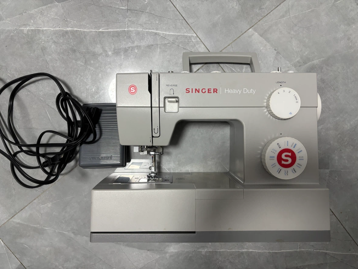 Singer Heavy Duty 4452 Sewing Machine