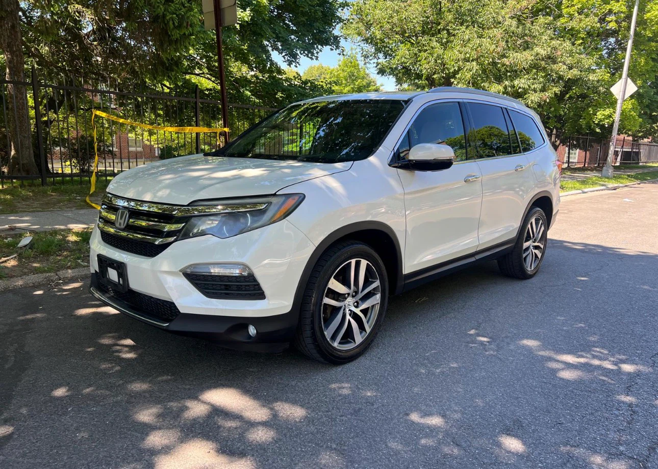 2016 Honda Pilot Touring AWD SUV - photo 2