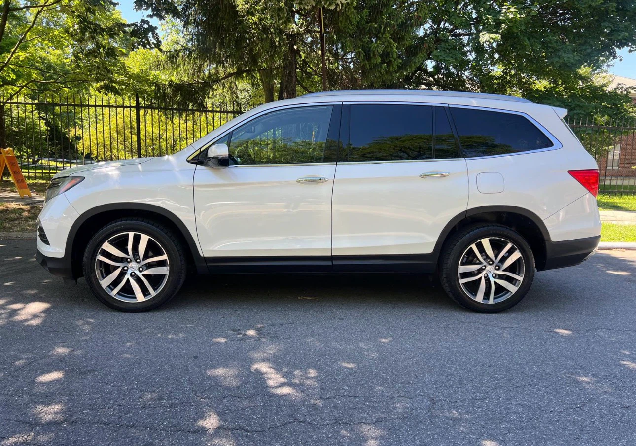 2016 Honda Pilot Touring AWD SUV - photo 3