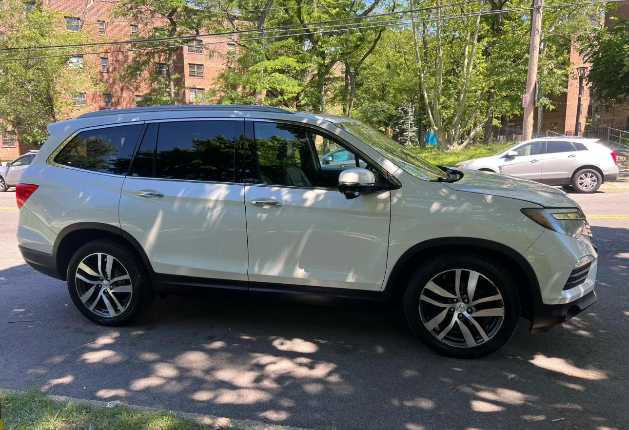 2016 Honda Pilot Touring AWD SUV - photo 4