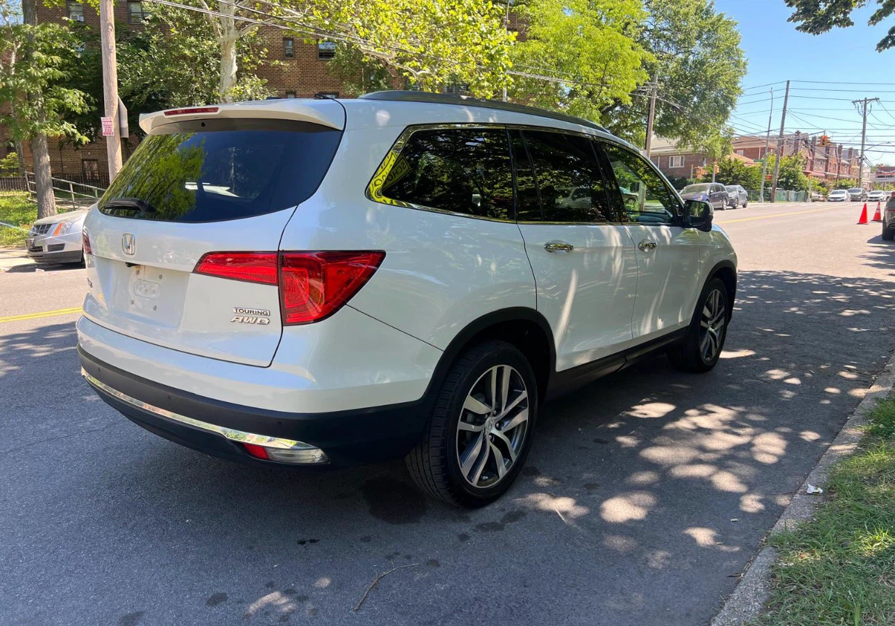 2016 Honda Pilot Touring AWD SUV - photo 5