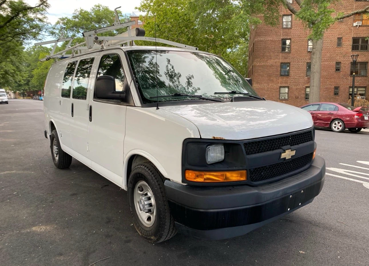 2017 Chevrolet Express Cargo Van - photo 3