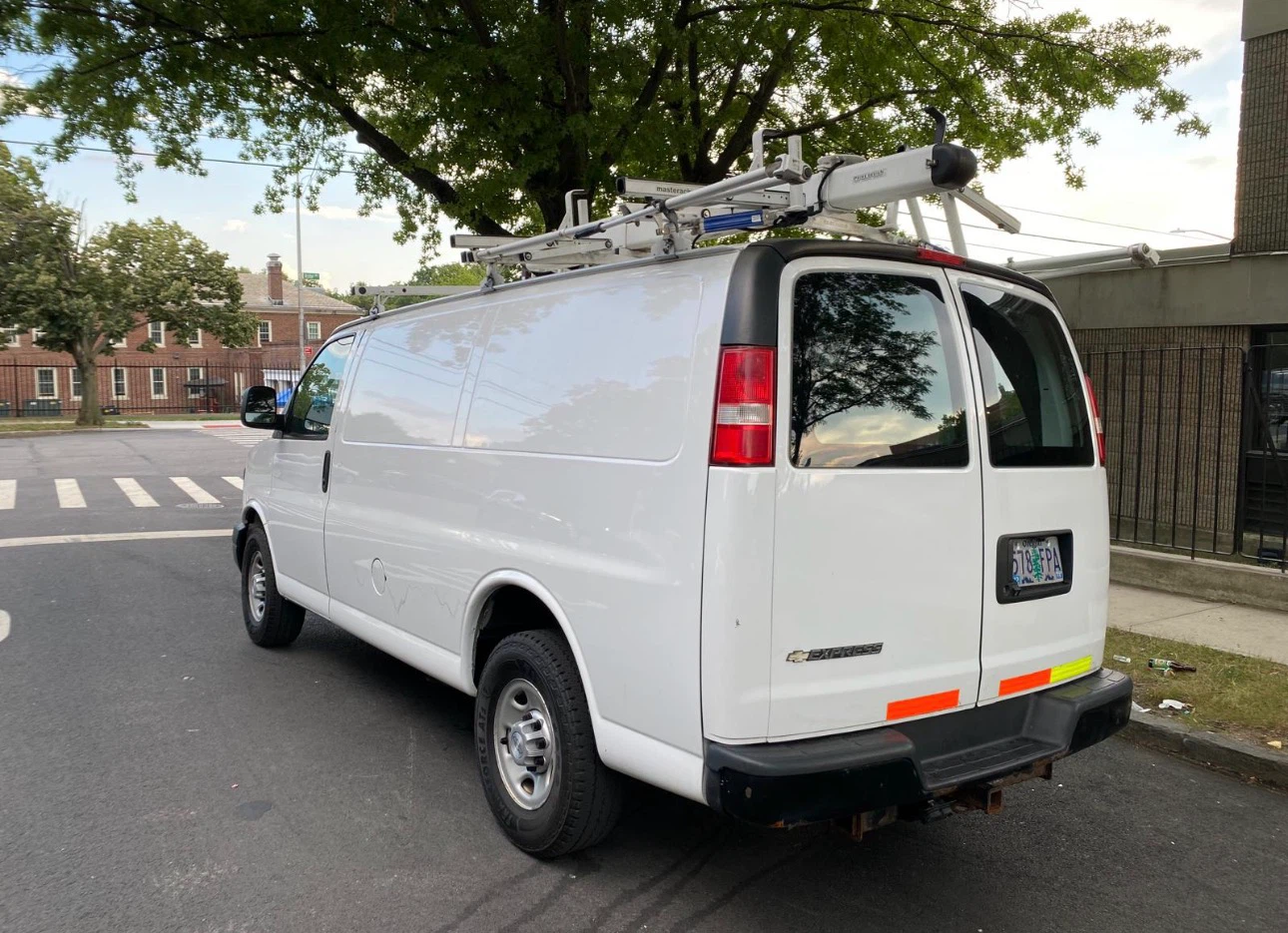 2017 Chevrolet Express Cargo Van - photo 5