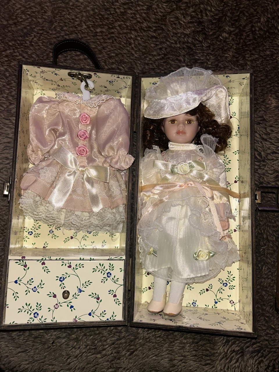 Porcelain Doll Collection with Outfits and Suitcases - photo 3