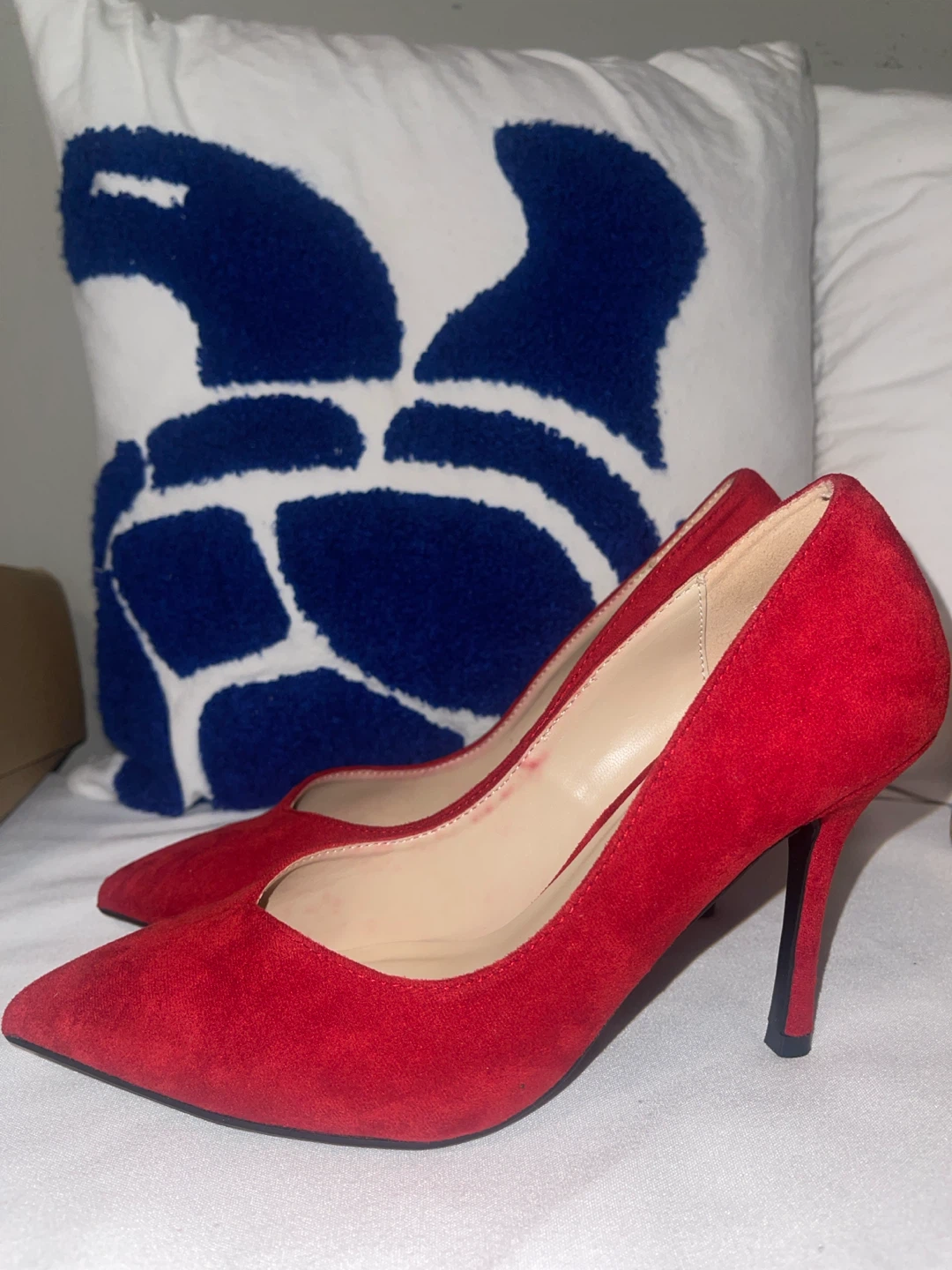 Le Château Red Suede Pointed Toe Heels - photo 4