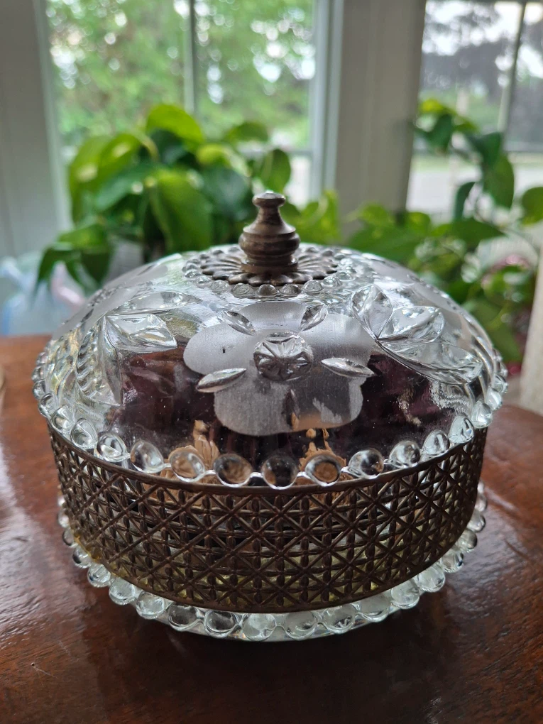 Small vintage potpourri dish