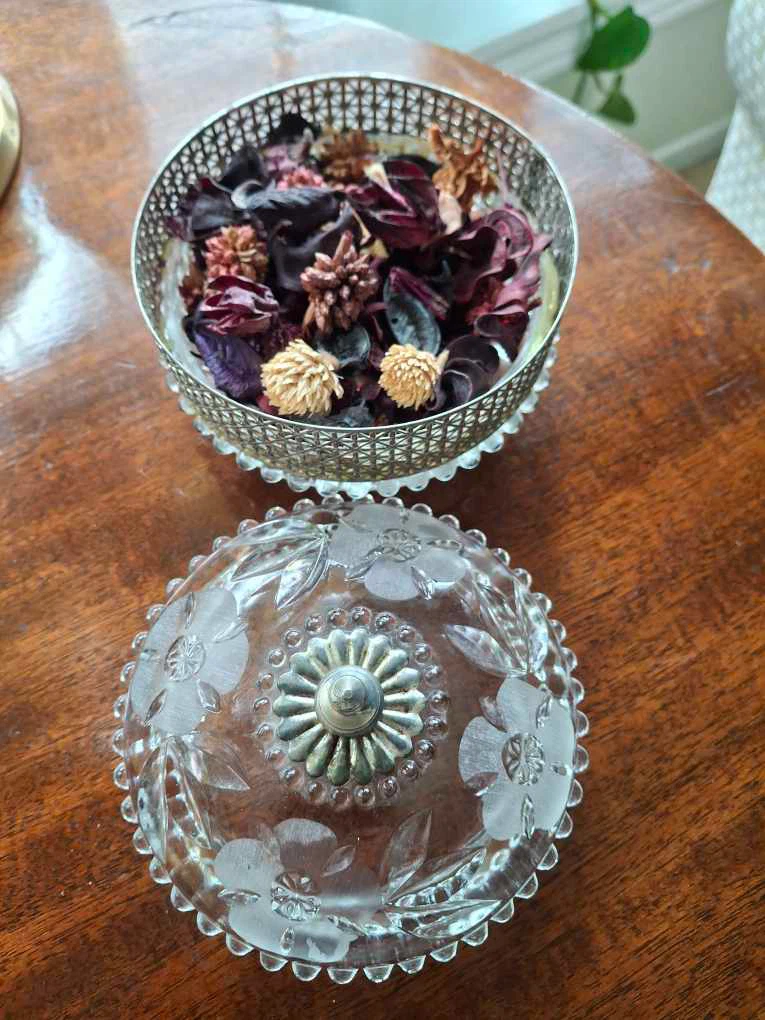 Small vintage potpourri dish - photo 4