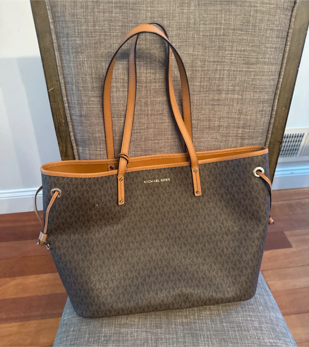 Michael Kors Tote Bags - photo 3