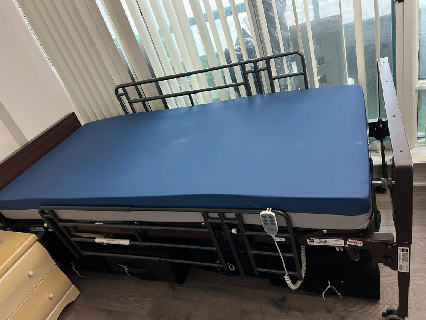 Electric Homecare Hospital Bed with Mattress - photo 4