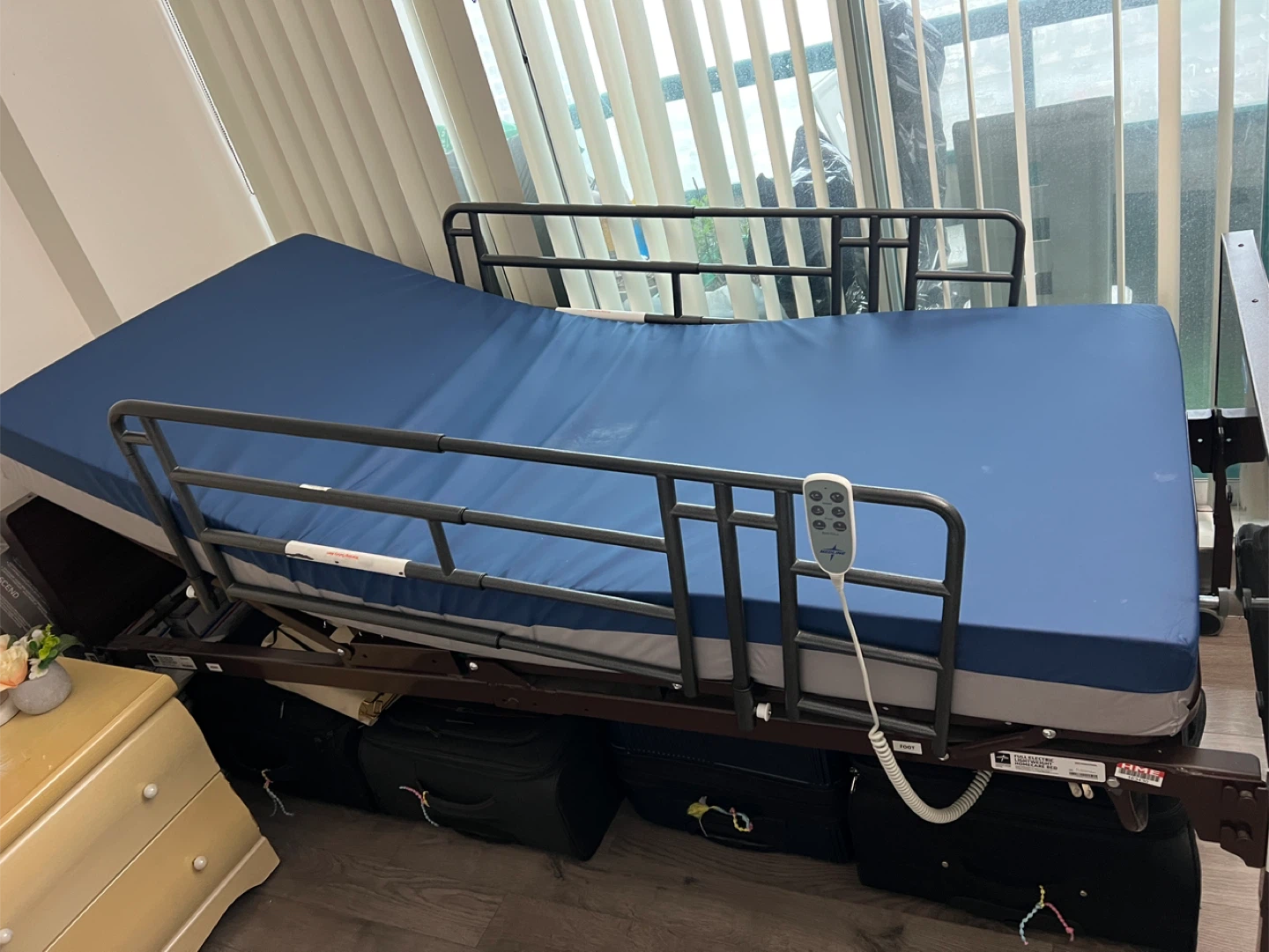Electric Homecare Hospital Bed with Mattress - photo 2