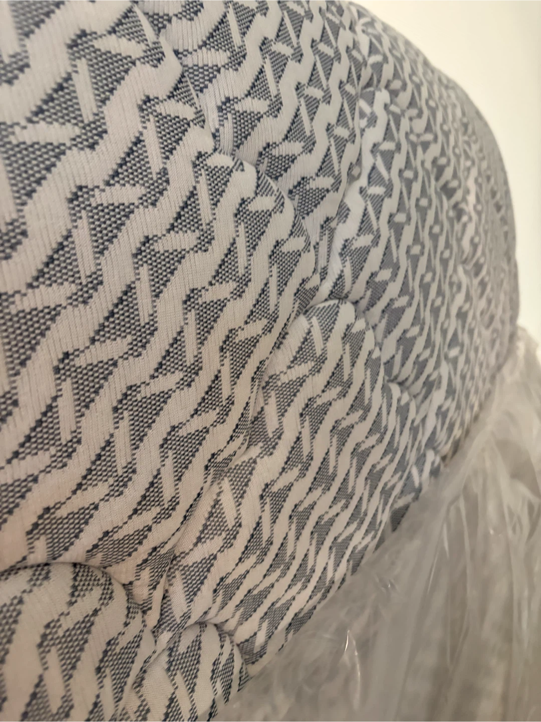 Queen Mattress & frame- Like new - photo 3