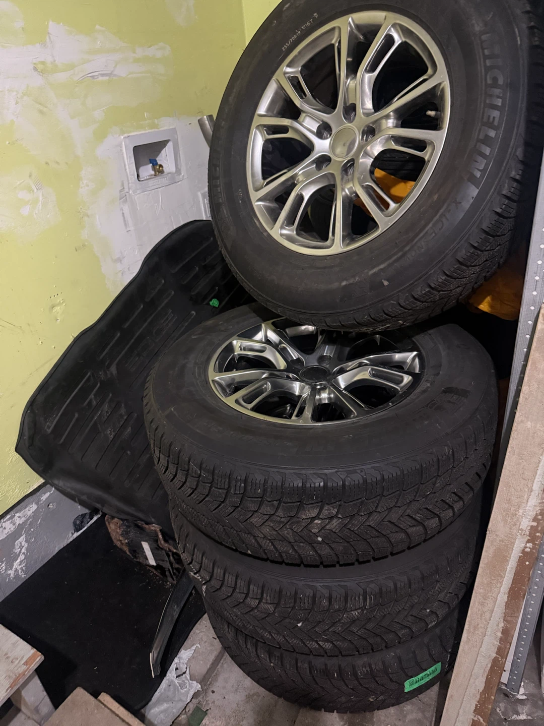 Set of 4 Michelin Winter Tires on Rims for Jeep Warngler 5x127