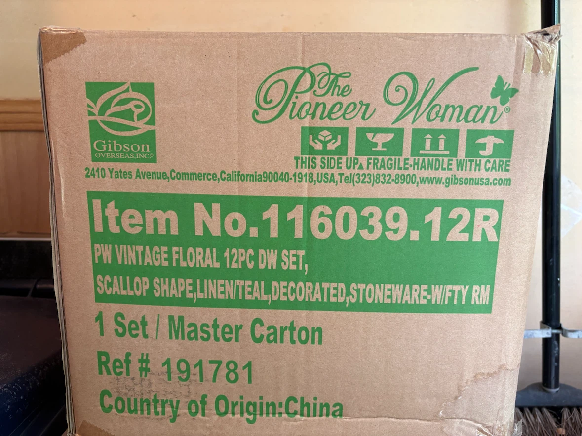 Pioneer Woman dish set - photo 4