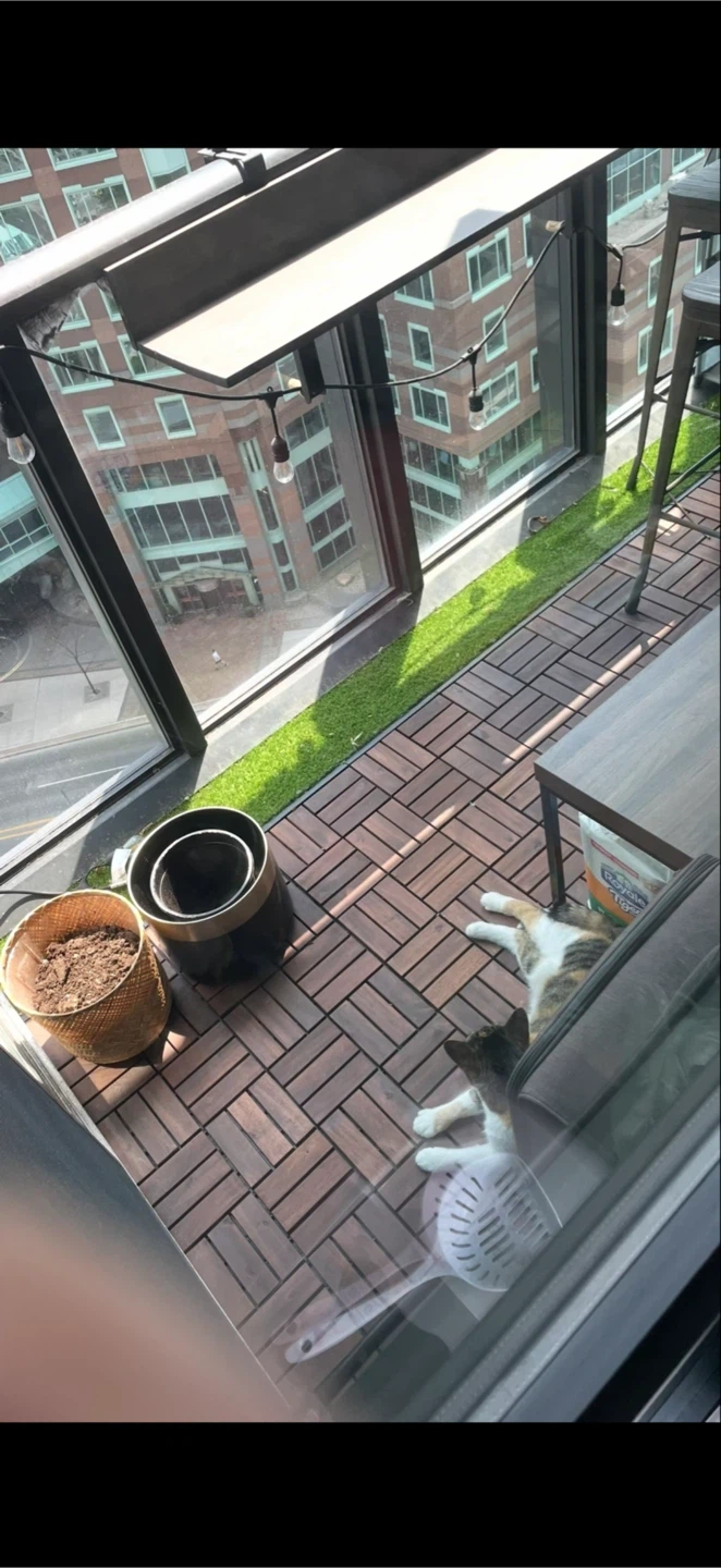 9 balcony tiles from IKEA