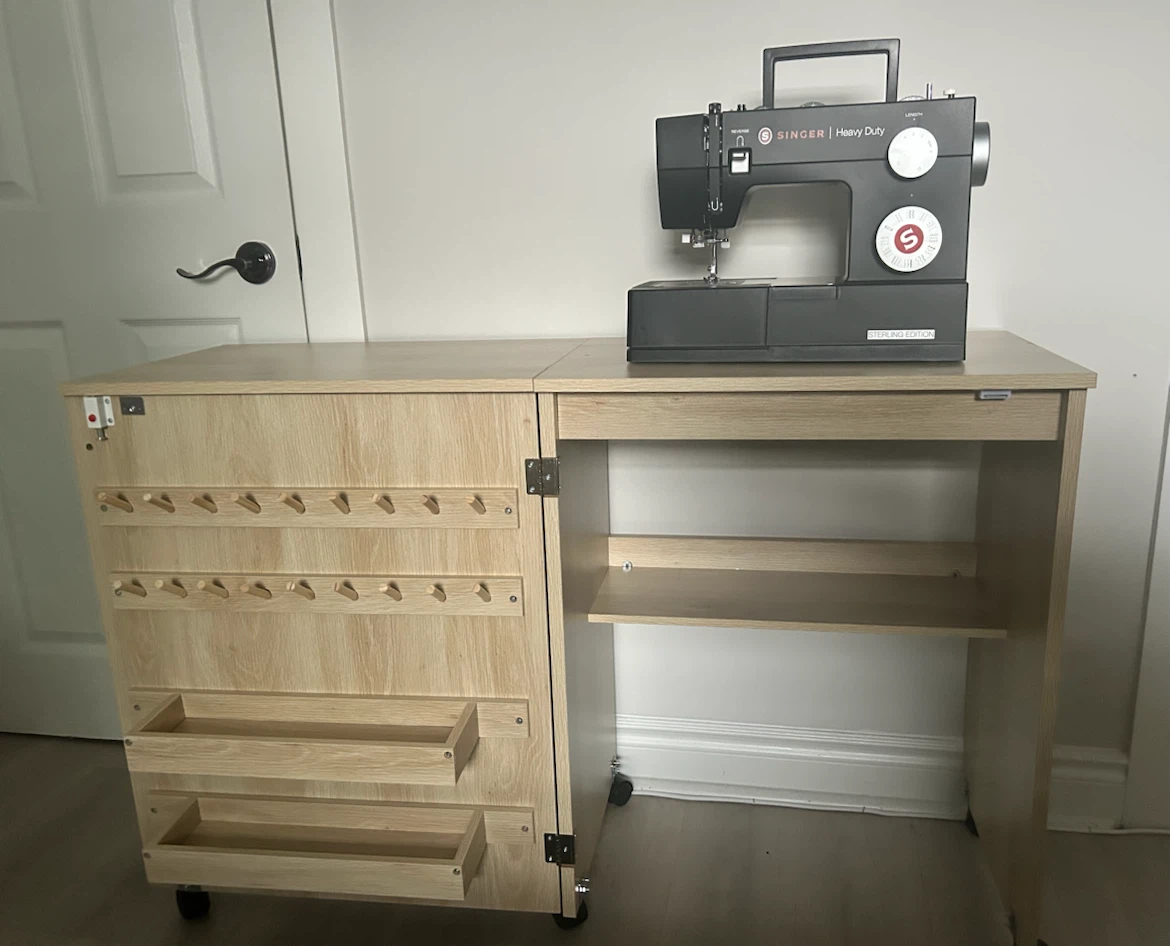 New Singer Sewing Machine + Rolling Cabinet - photo 2