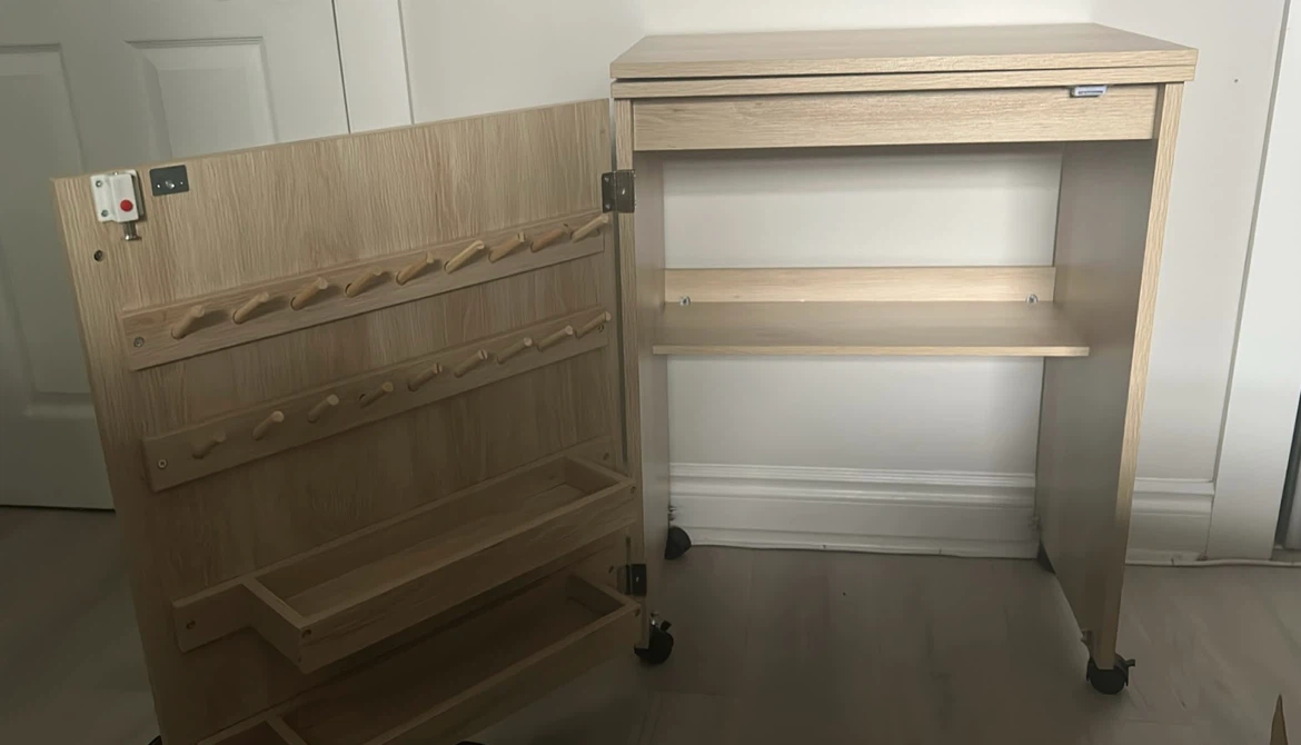 New Singer Sewing Machine + Rolling Cabinet - photo 3