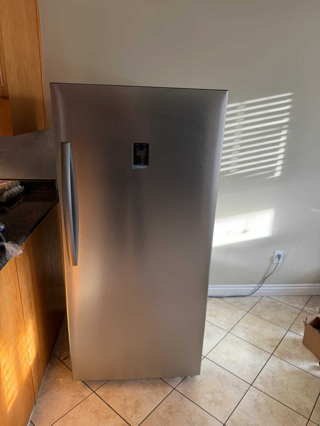 Insignia NS-UZ14SS0 Fridge/Freezer
