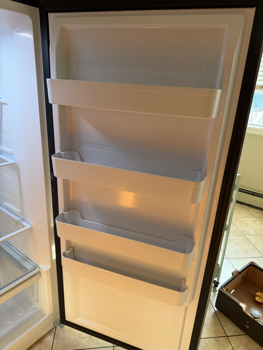 Insignia NS-UZ14SS0 Fridge/Freezer - photo 5
