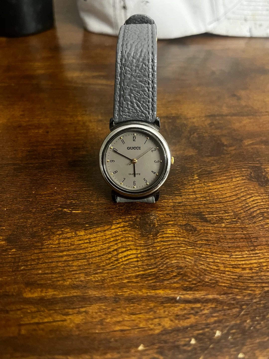 Gucci Quartz Watch - Grey Leather Strap - photo 2