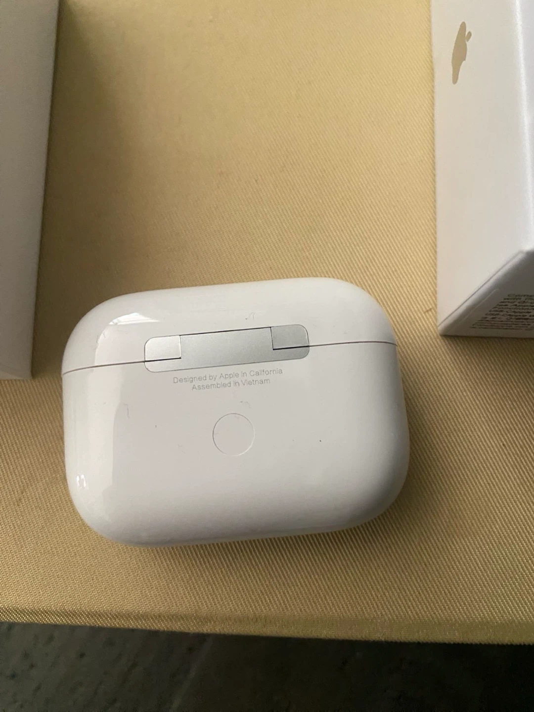 Apple AirPods Pro with Wireless Charging Case - photo 3