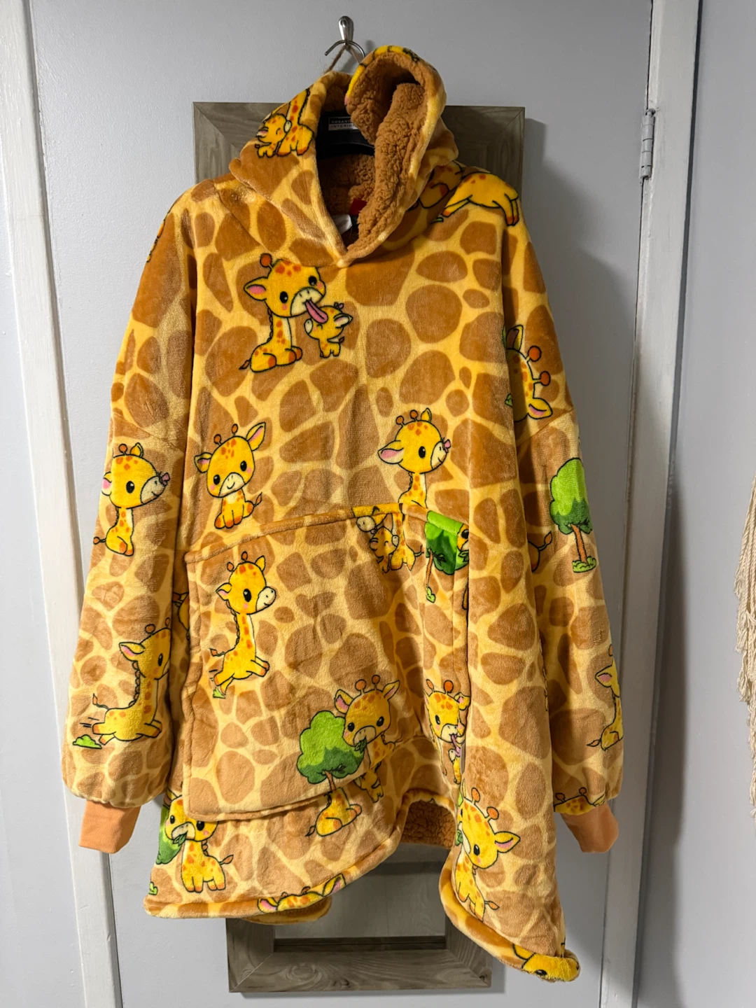 Adult Giraffe Fleece Oodie blanket