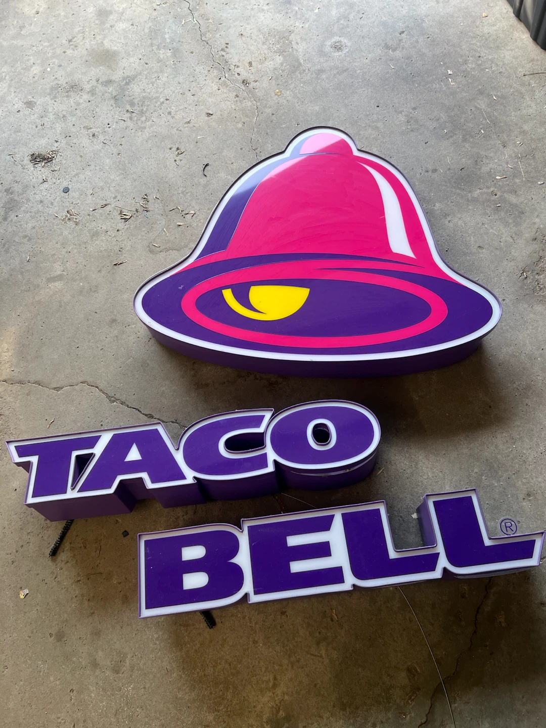 Taco Bell Illuminated Sign Letters & Bell Logo