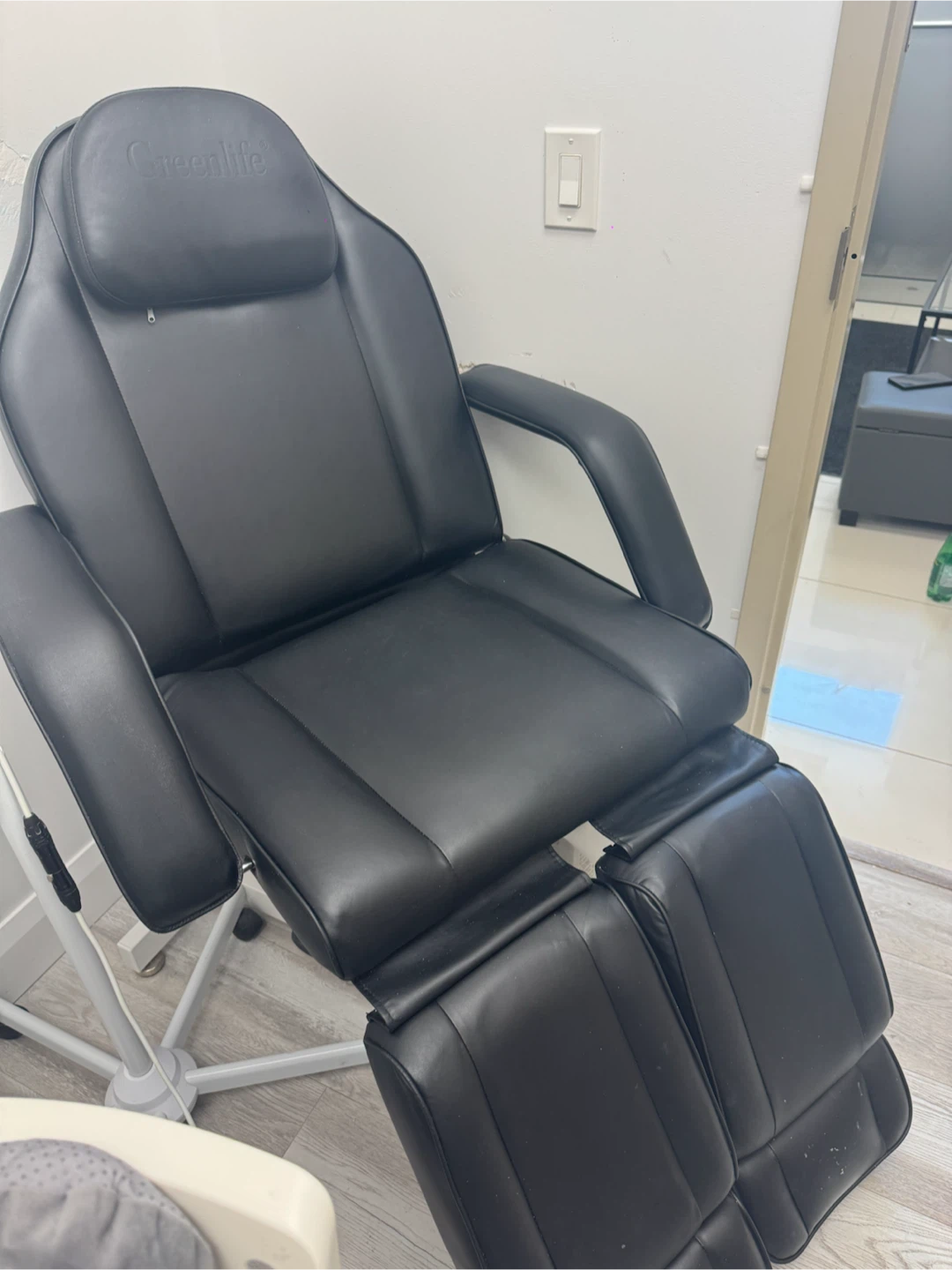 Greenlife Black Massage/Facial Chair