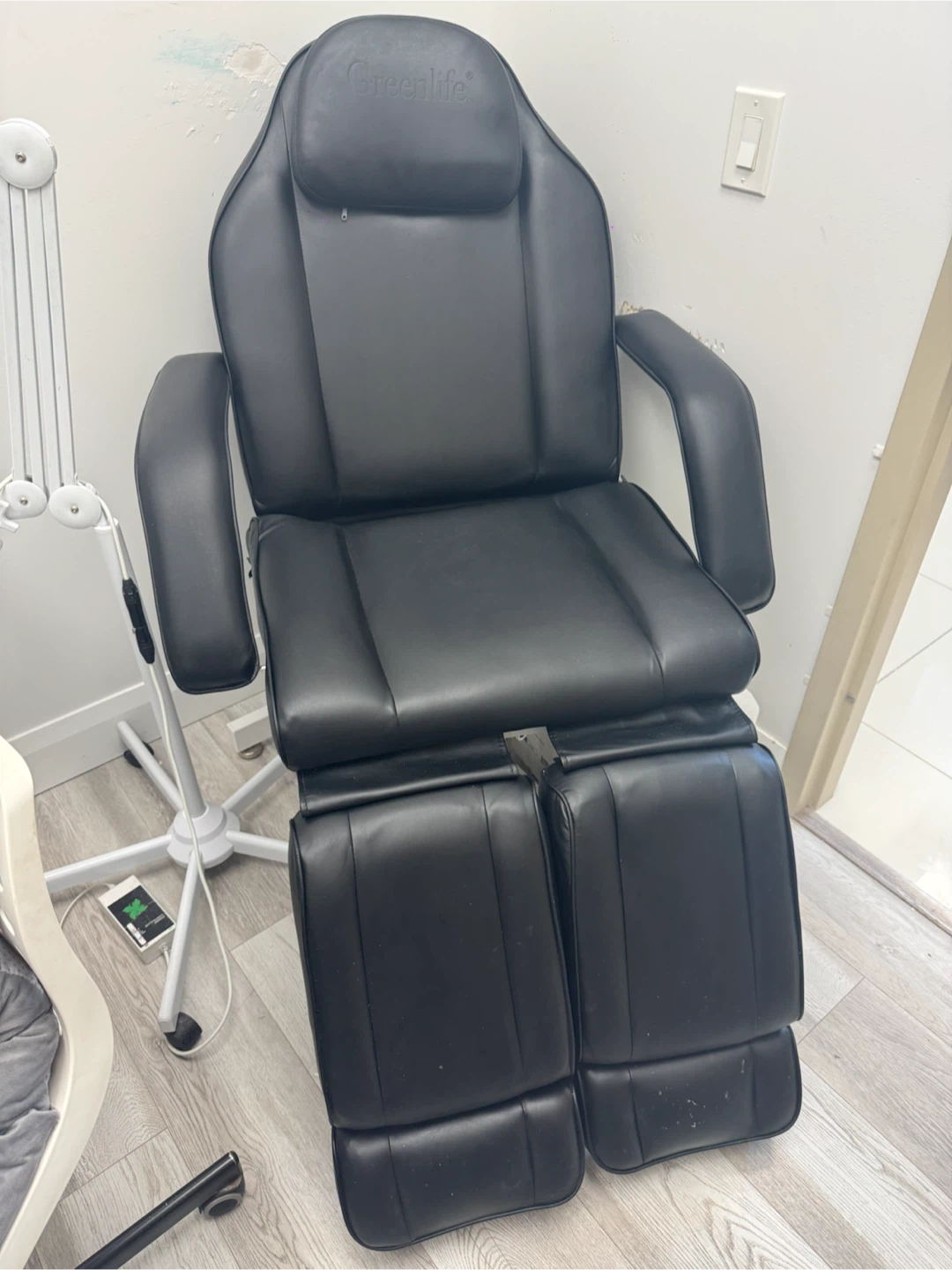 Greenlife Black Massage/Facial Chair - photo 2
