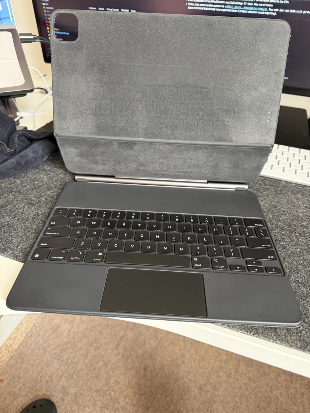Apple Magic Keyboard with Trackpad for iPad Pro - photo 2