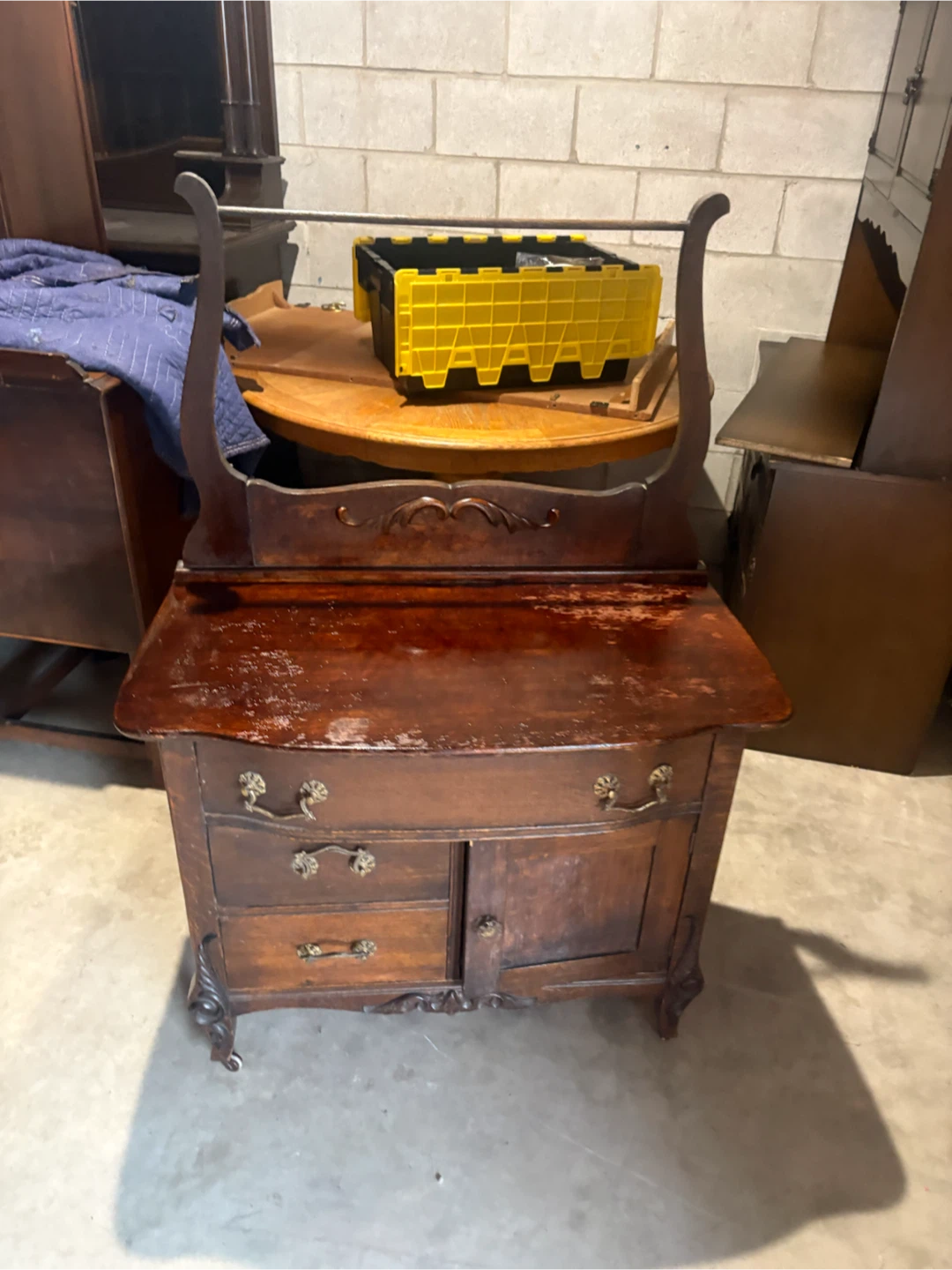 Free delivery Antique Vanity Dresser - photo 2