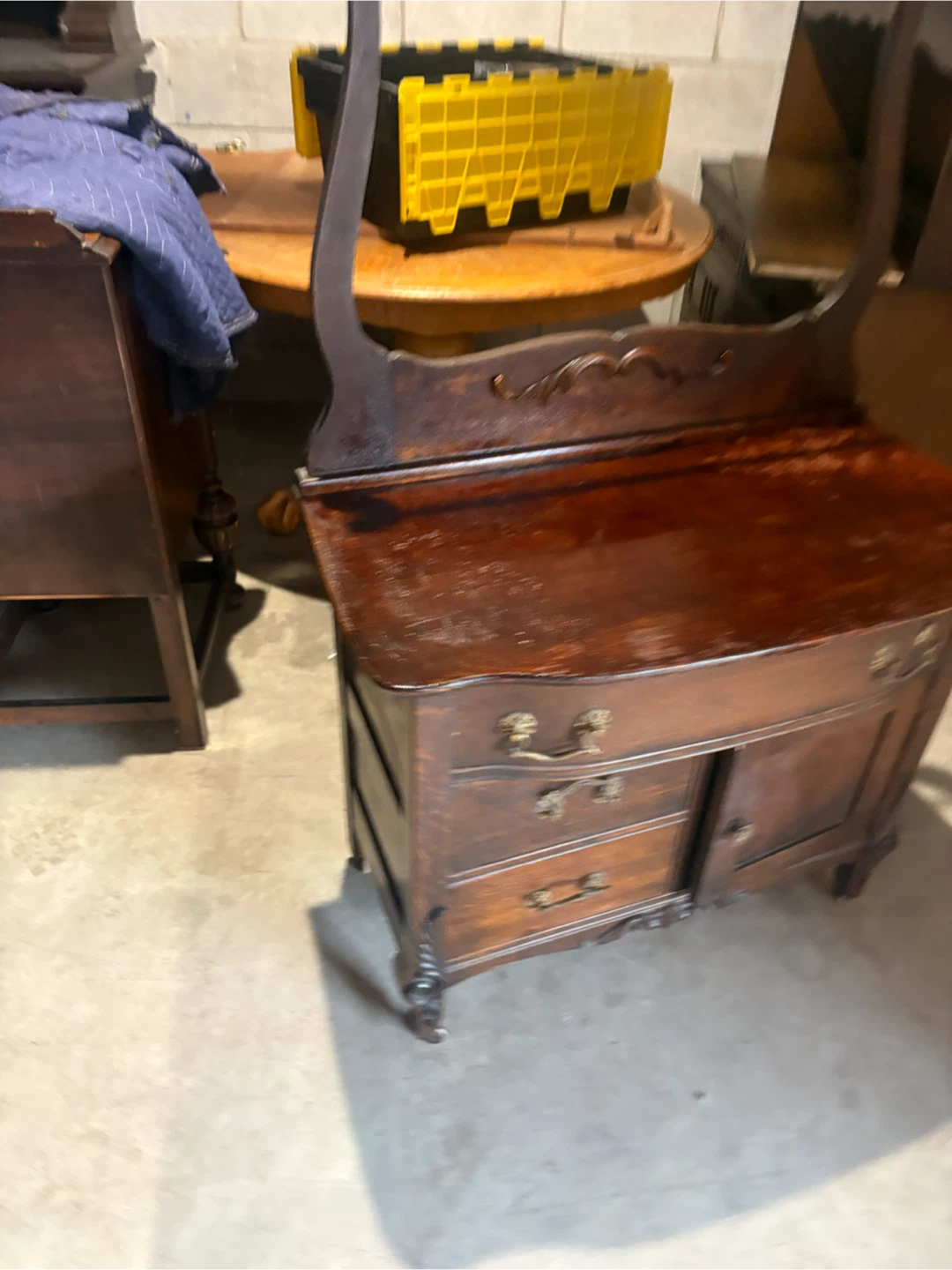 Free delivery Antique Vanity Dresser - photo 3