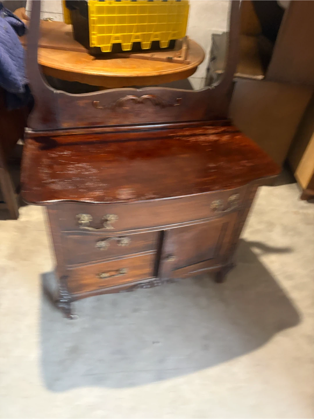 Free delivery Antique Vanity Dresser - photo 5