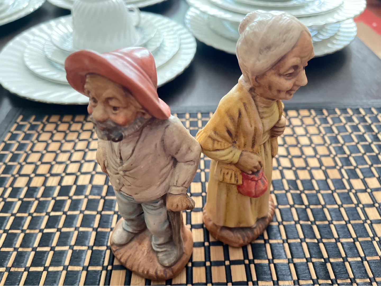 Vintage Ceramic Figurines - Elderly Couple - photo 3