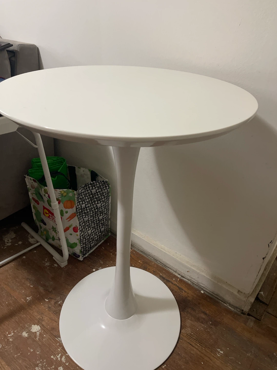 White Round Tulip Style Side Table - photo 2