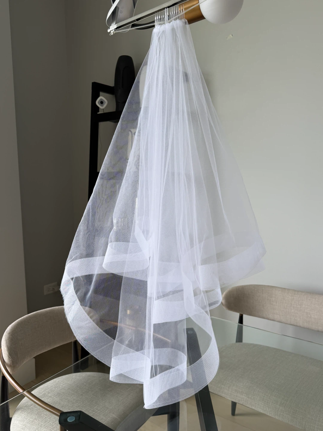 Gorgeous handmade 2-Tier fingertip wedding veil - photo 3