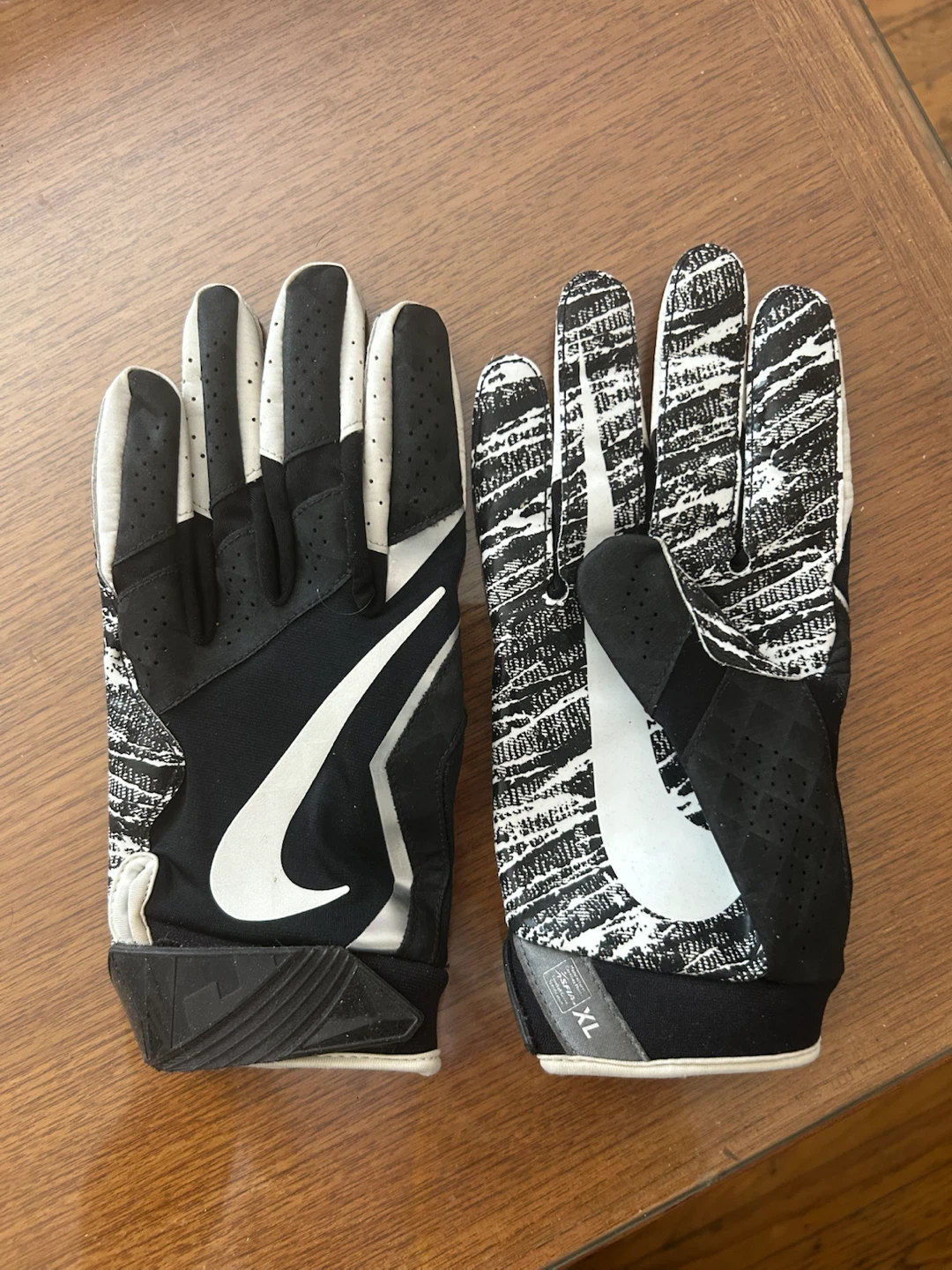 Nike Football Gloves - XL youth - photo 3