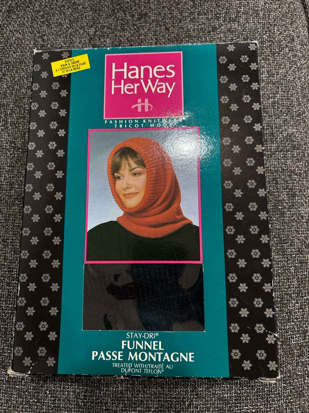 Hanes Her Way Stay-Dry Funnel Passe Montagne