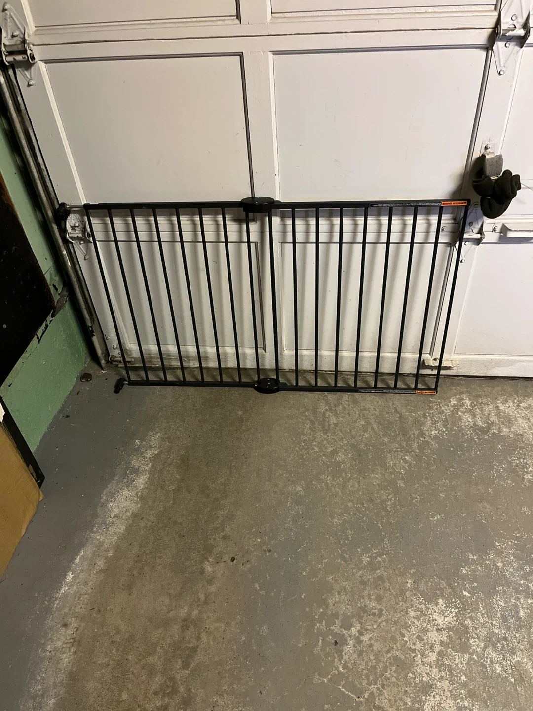 Metal and Plastic Baby Gate - photo 4