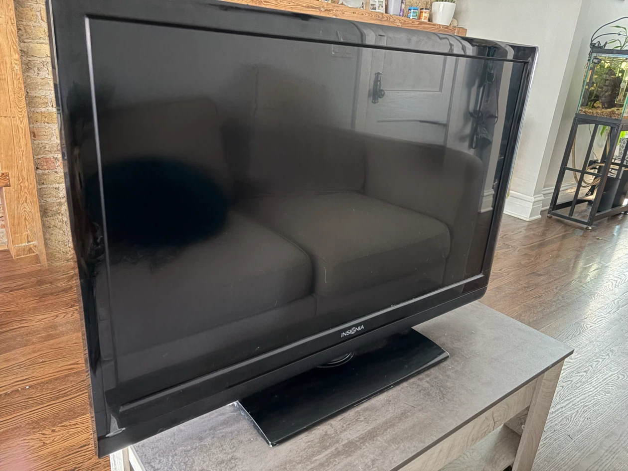 Insignia 55-inch TV